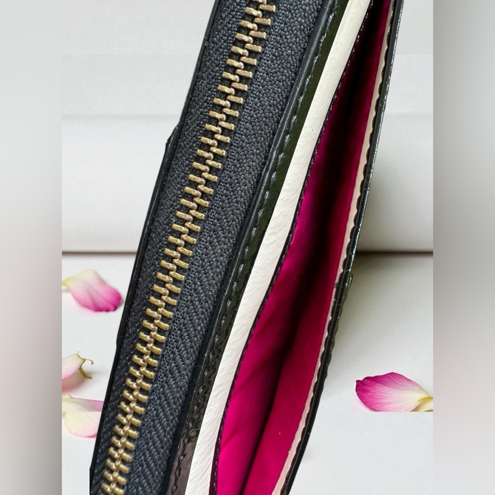 Kate Spade Wellesley Alessa Patent Leather Wallet. Excellent Condition. - Picture 8 of 15